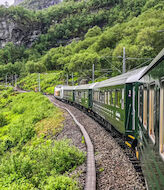 El tren es un mundo pequeo que se mueve a travs de un mundo ms grande 