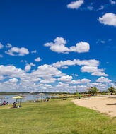 Extremadura el paraso del interior Playas con Bandera Azul para un verano refrescante y sostenible