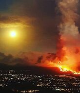 Erupcin del volcn de Montaa Rajada en La Palma 