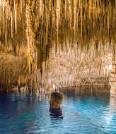 Ecoturismo por el interior de las cuevas ms espectaculares de Espaa 