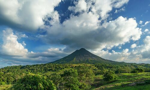 El Arco Volcnico Centroamericano epicentro mundial del turismo de volcanes  