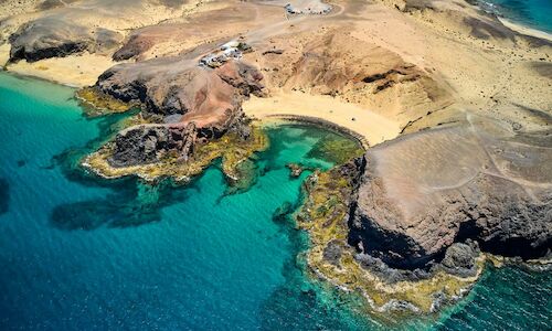 Mejores calas con aguas cristalinas para disfrutar del ecoturismo en verano 