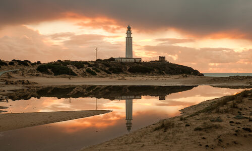 El atardecer ms espectacular en los Caos de Meca y el Faro de Trafalgar 