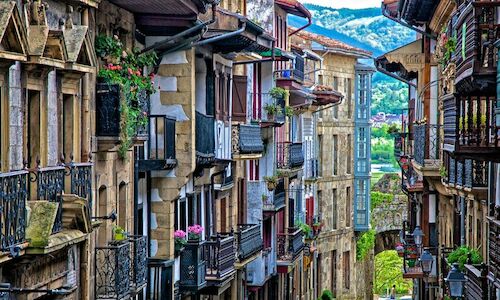 Hondarribia es el pueblo ms bonito de Espaa para visitar en septiembre