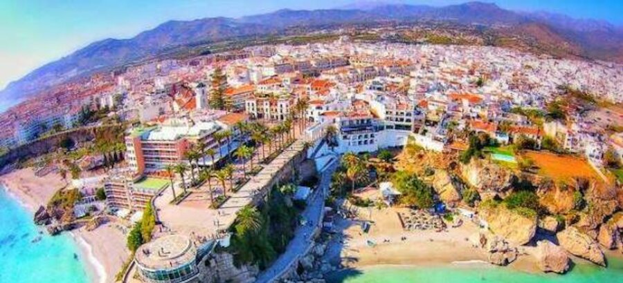 Nerja impulsa un proyecto sobre el ecosistema de sus fondos marinos  