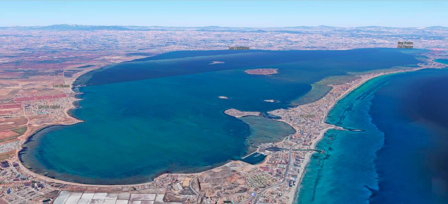 Preocupacin en las aguas del Mar Menor en Murcia