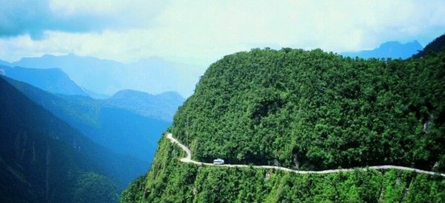 ruta de la muerta en Yungas Bolivia