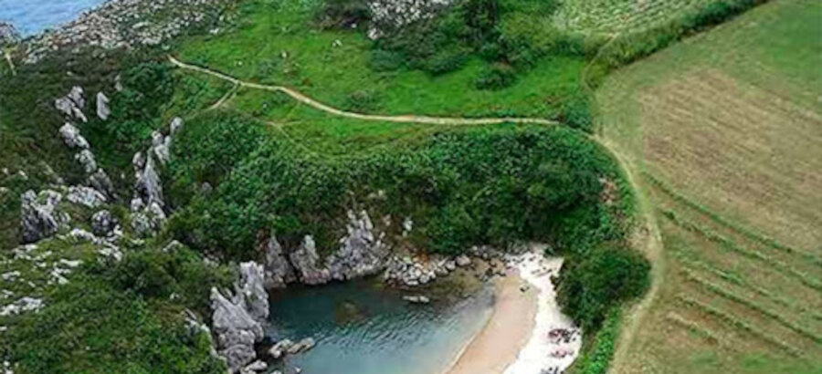 Playa de gulpiyuri Asturias