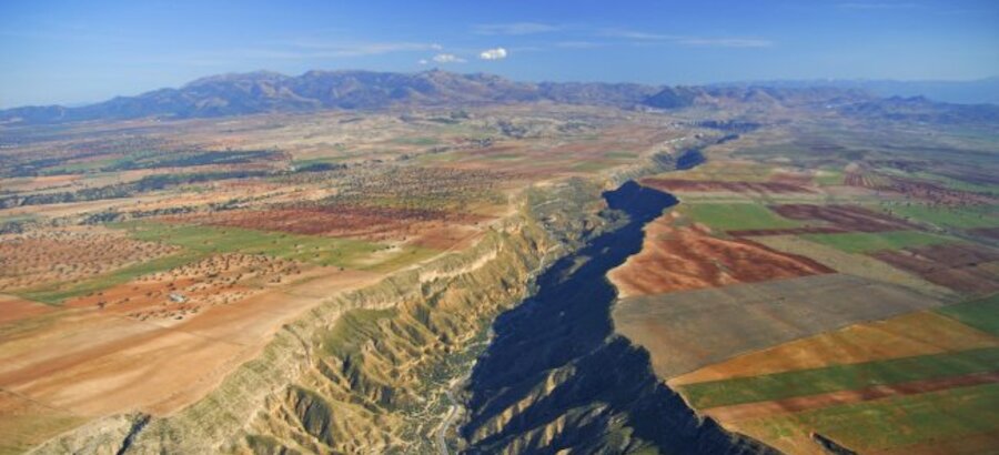 Seminario y catlogo de experiencias primeras acciones del Geoparque de Granada 