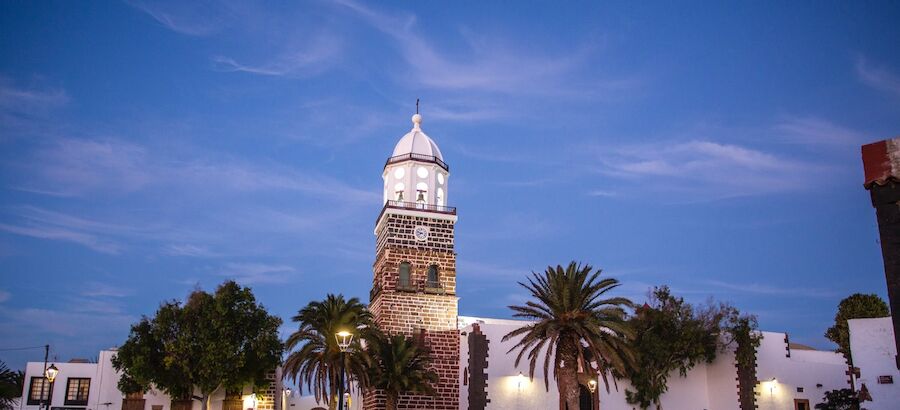 Teguise lanza la Ruta Ecotur que conecta Costa Teguise y Caleta de Famara  