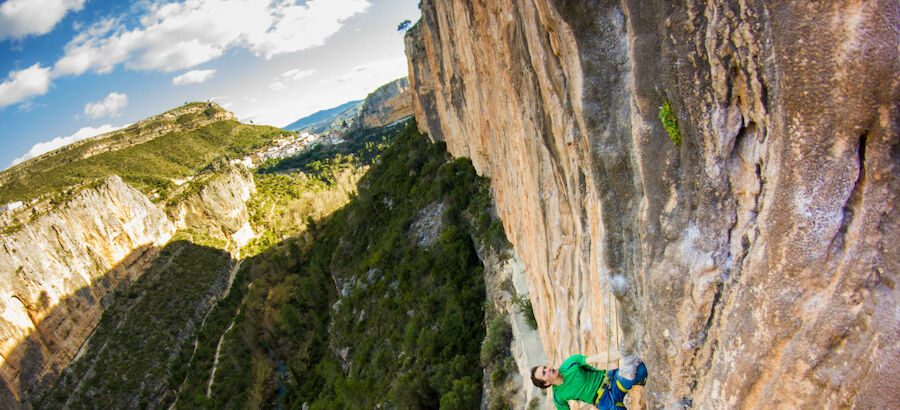 Escalar en Chulilla Valencia