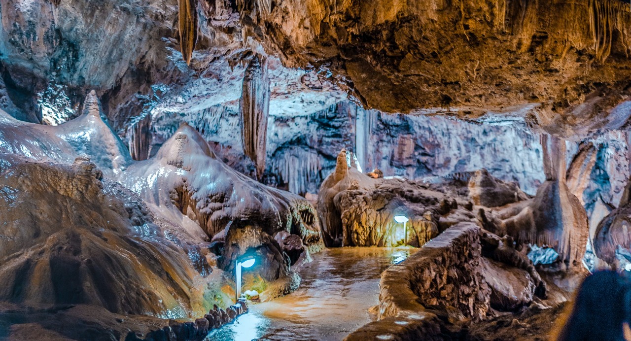 Cueva de Valporquero