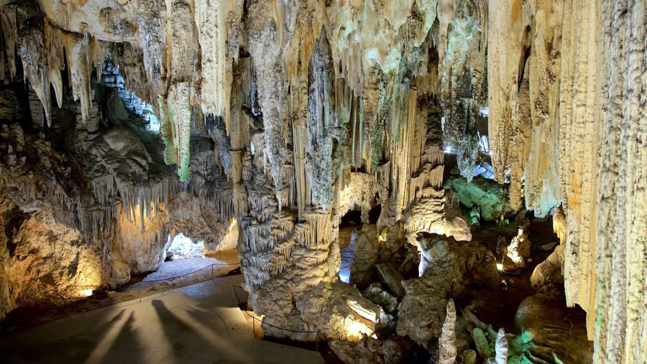 Espeleoturismo, cueva de Nerja