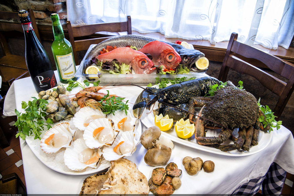 Bodegon pescados y mariscos 