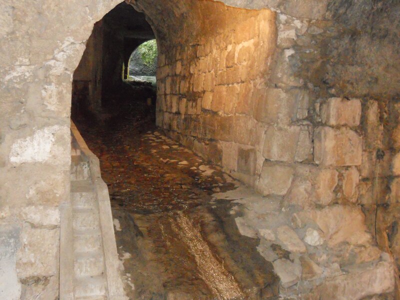 boveda sobre el rio cerezuelo