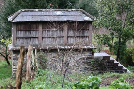 Horreo tradicional de As Somozas.