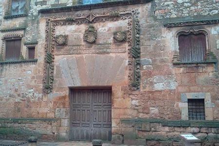 Fachada del Palacio de los Contreras, Ayllón.