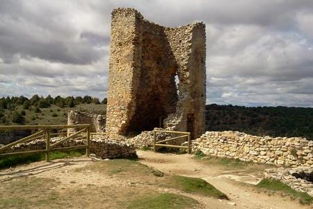 Torre cuadrangular del Castillo de Calatañazor. Torre cuadrangular del Castillo de Calatañazor.