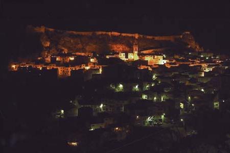 Vistas nocturnas de Chulilla. Vistas nocturnas de Chulilla.