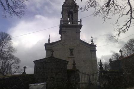 Entrada de la Iglesia Santa María de Riós. Entrada de la Iglesia Santa María de Riós.