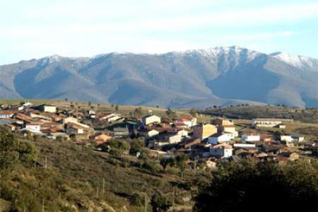 Vistas generales del pueblo de La Atalaya.