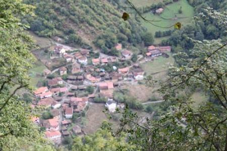 Vistas del pueblo de Llamoso.