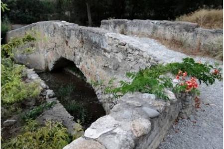 Puente Romano, de construcción medieval.
