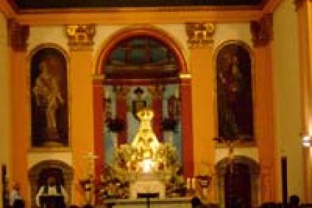 Interior de la Iglesia de San Pedro y San Pablo Interior de la Iglesia de San Pedro y San Pablo