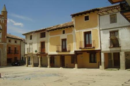 Plaza Mayor de Tiedra.