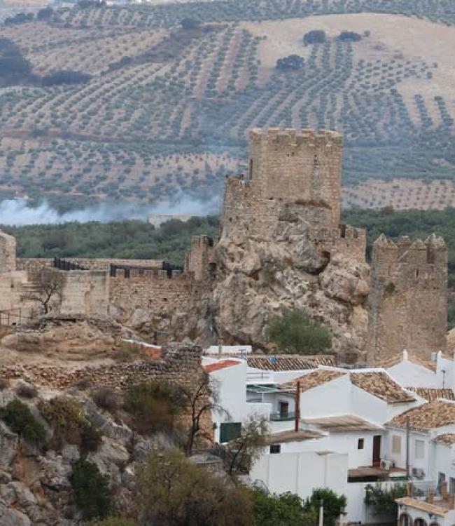 castillo Zuheros desde Sendero Río Bailón