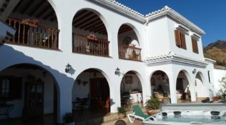 Casa Roble B&B