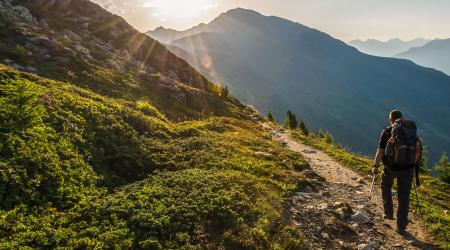 Las mejores rutas senderistas para hacer una vez en la vida en España