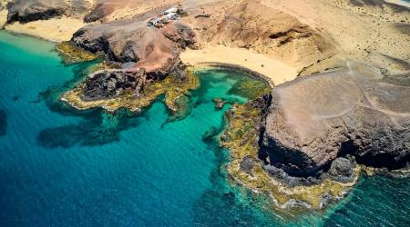 Calas con aguas cristalinas en España