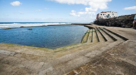 La piscina natural de Bocabarranco mejora su accesibilidad y seguridad tras la obra de renovación