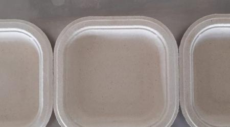 Envases con pasta de celulosa de residuos hortofrutícolas // Crédito: residuosprofesional