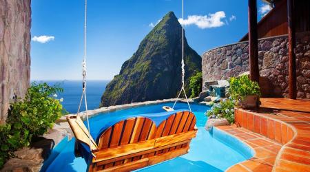 Alojamientos fusionados con entornos naturales en España