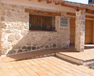 Centro de Interpretación "Casa de la Herrería" // Crédito: areasprotegidas.castillalamancha Centro de Interpretación "Casa de la Herrería" // Crédito: areasprotegidas.castillalamancha