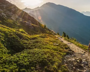 Las mejores rutas senderistas para hacer una vez en la vida en España Las mejores rutas senderistas para hacer una vez en la vida en España