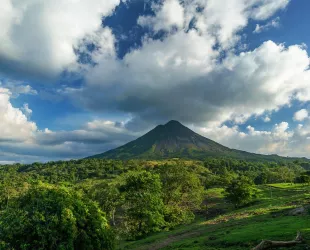 El Arco Volcánico Centroamericano, epicentro mundial del turismo de volcanes