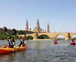 Kayak por el Río Ebro a su paso por Logroño // Crédito: ebronautas
