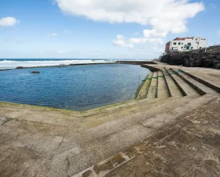 La piscina natural de Bocabarranco mejora su accesibilidad y seguridad tras la obra de renovación
