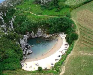 Playa de gulpiyuri, Asturias