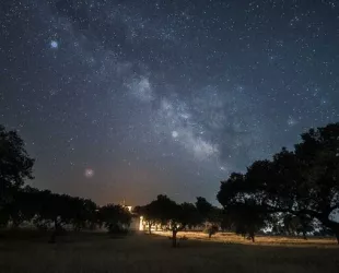 Senderos Nocturnos por las cuevas de Fuente de León/ Crédito. Extremadura Buenas Noches